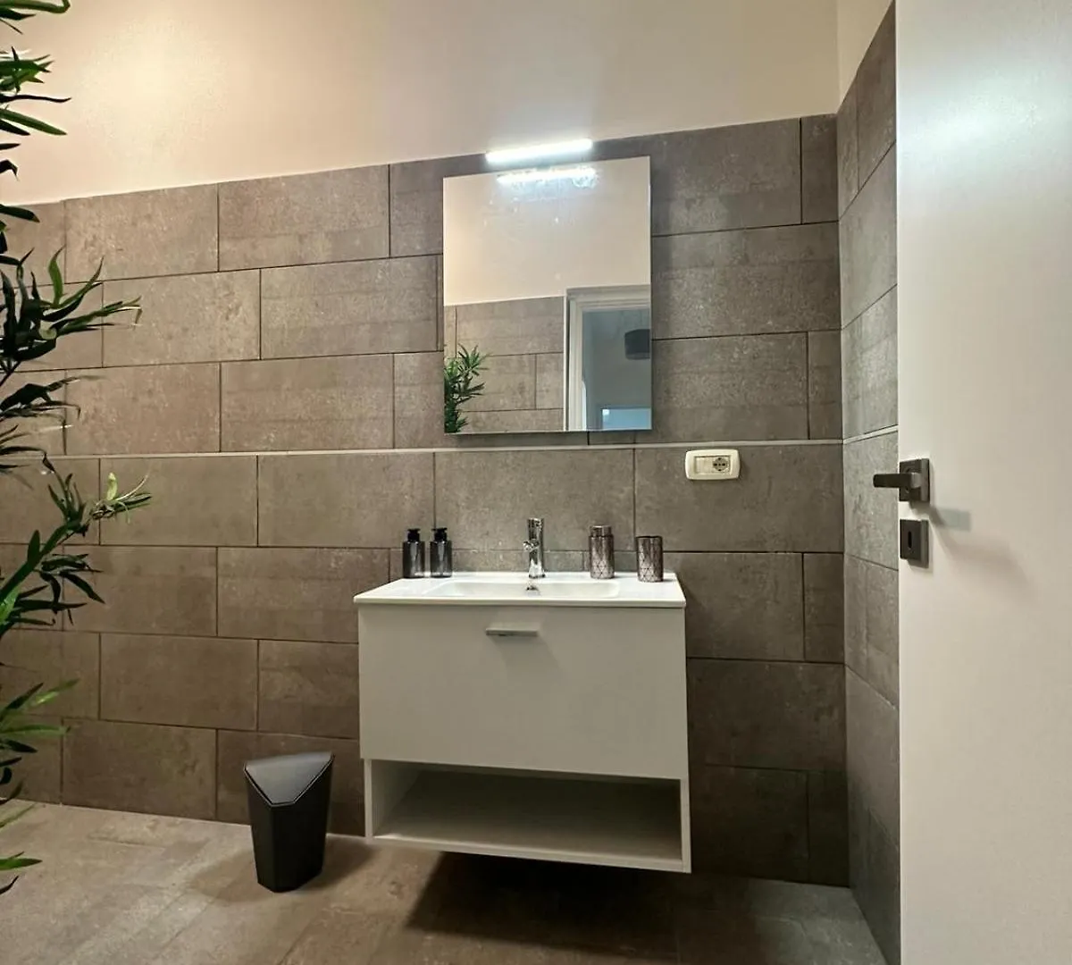 Apartment Hv Suites Decumanus Naples Italy
